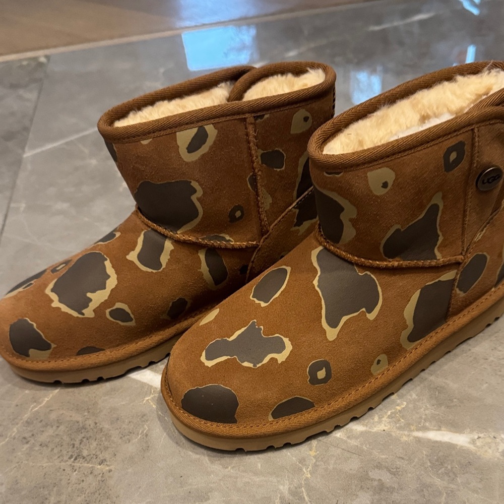 Camouflage Shearling-Lined Boots